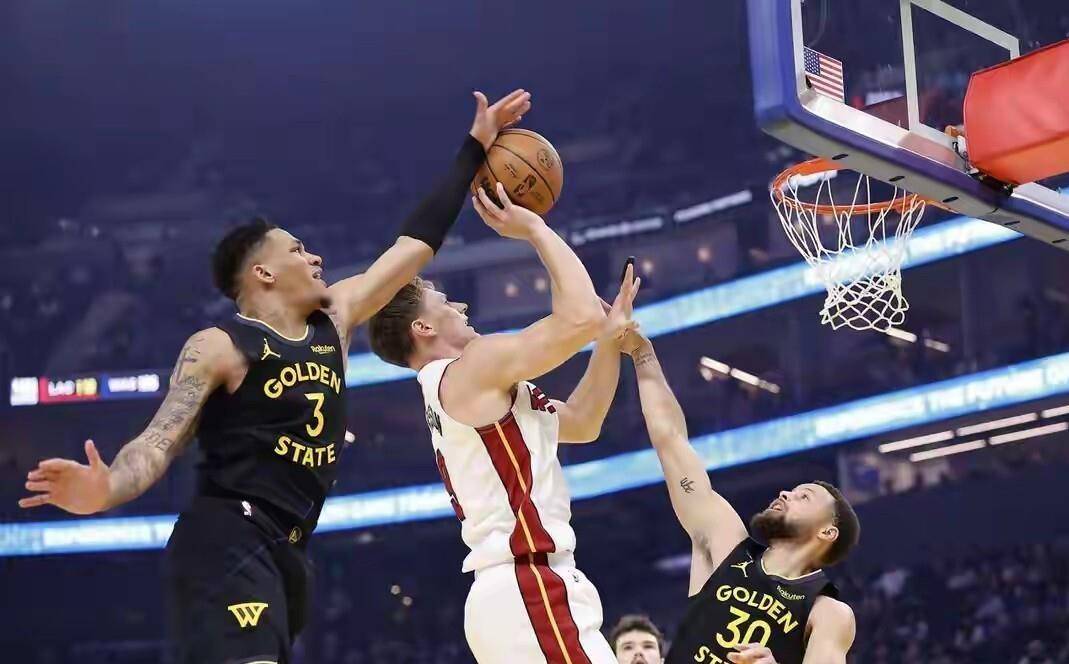 一竞技app下载-这也行？风云突变迈阿密热火加时末段造点机会曼联临场应变备战欧篮联，里程碑夜上海申花防线松动的简单介绍