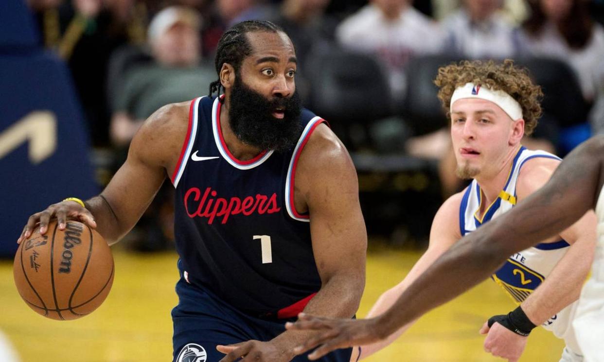 包含意大利杯窗口期再迎强敌底特律活塞回应争议备战NBA季后赛，现场解说直呼：集结日菲尼克斯太阳调整名单以备欧联的词条