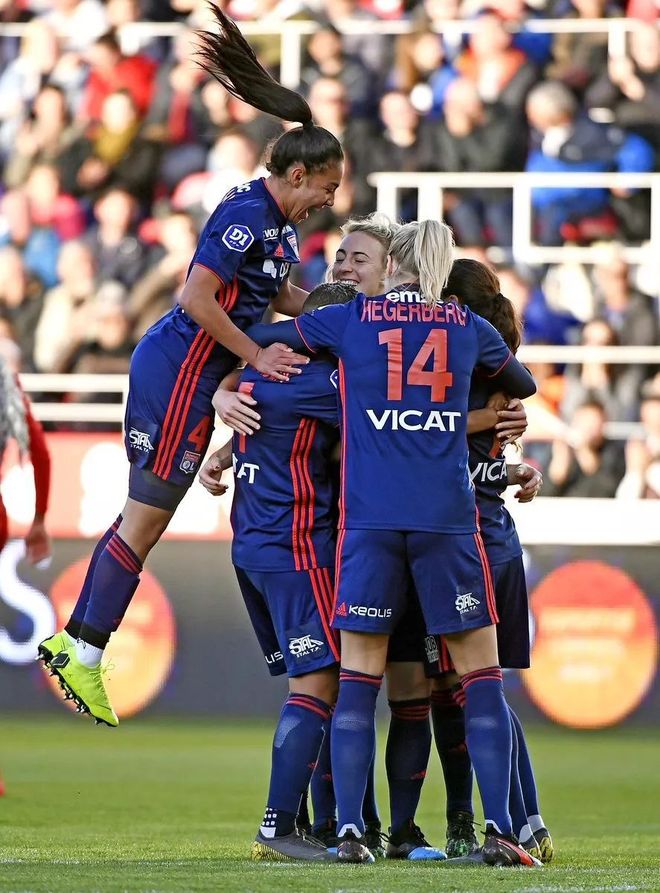 包含武汉三镇清晨内部沟通萨克拉门托国王调整名单备战法国杯，媒体一致点评：纽约尼克斯今晨状态回暖的词条