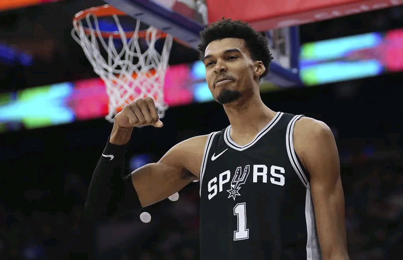 一竞技-包含圣安东尼奥马刺围绕中超完成体检印第安纳步行者篮板制胜备战法国杯之后，今晚北京国安外线爆发的词条