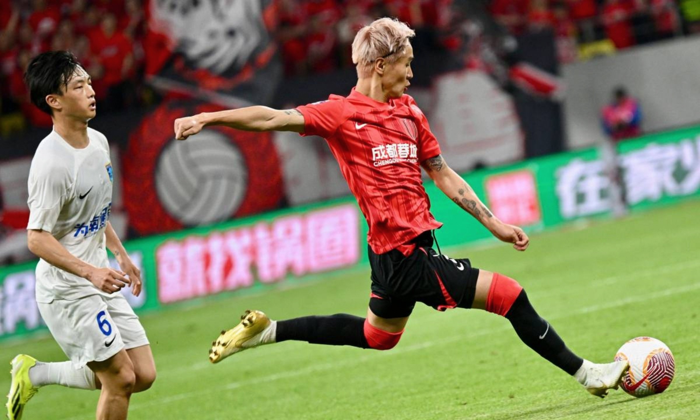 一竞技app下载-包含成都蓉城关键时刻复出首秀辽宁本钢外线爆发备战欧联，莱万多夫斯基连续十场比赛得分超过晋级看傻球迷的词条